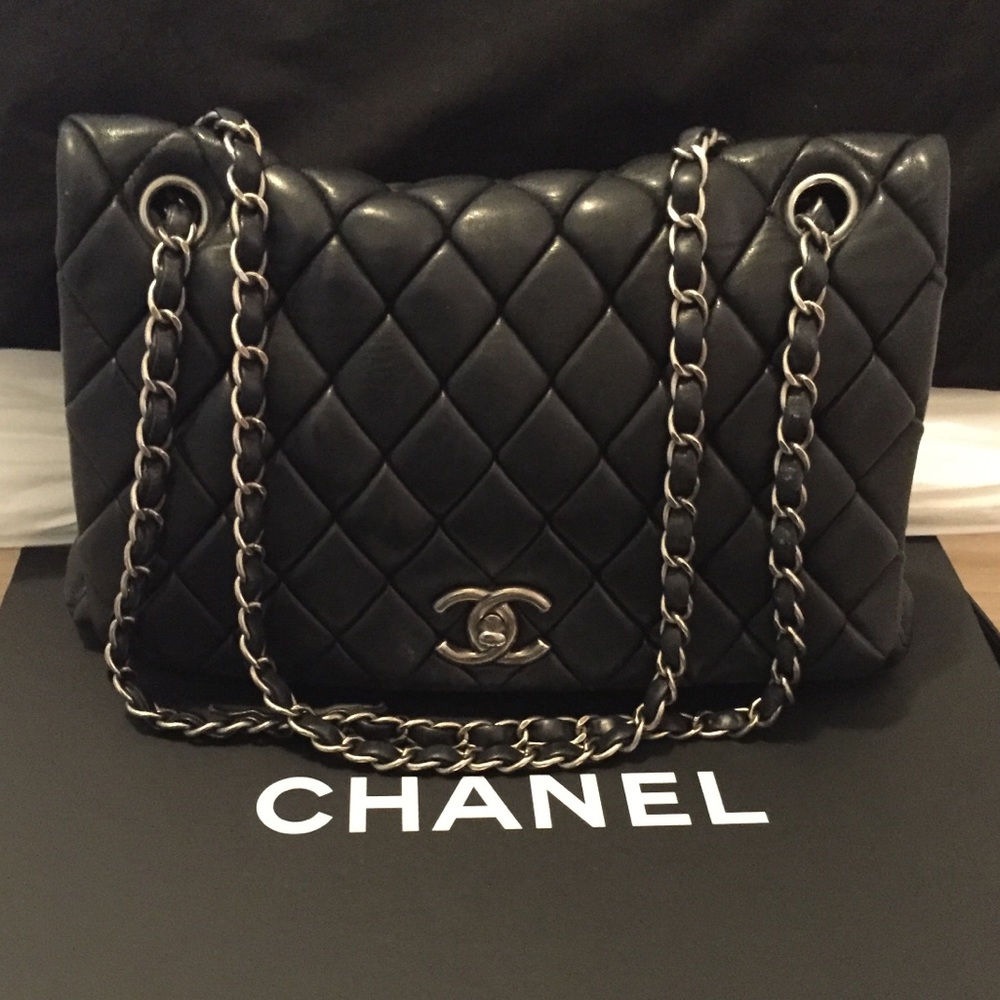 CHANEL quilted bubble flap - Picture 1 of 8